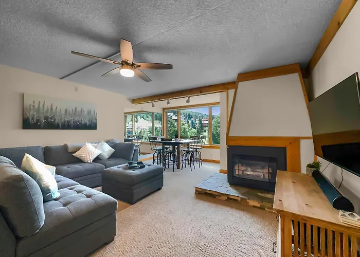 Sh404 Summit House