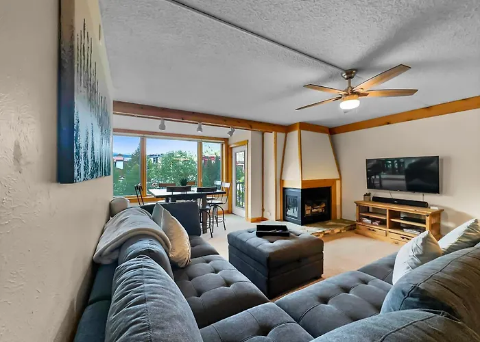 Sh404 Summit House